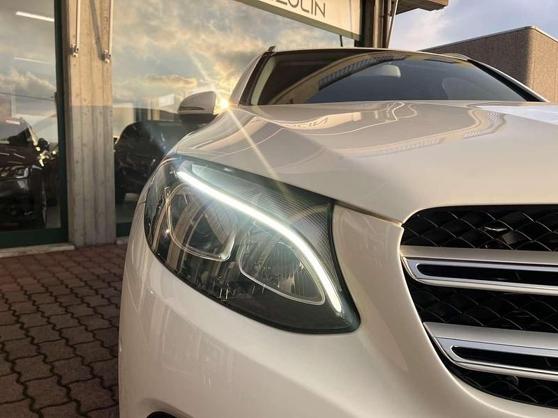 Usata Mercedes GLC220 170 CV (125 kW) 2016 Bianco pastello SUV