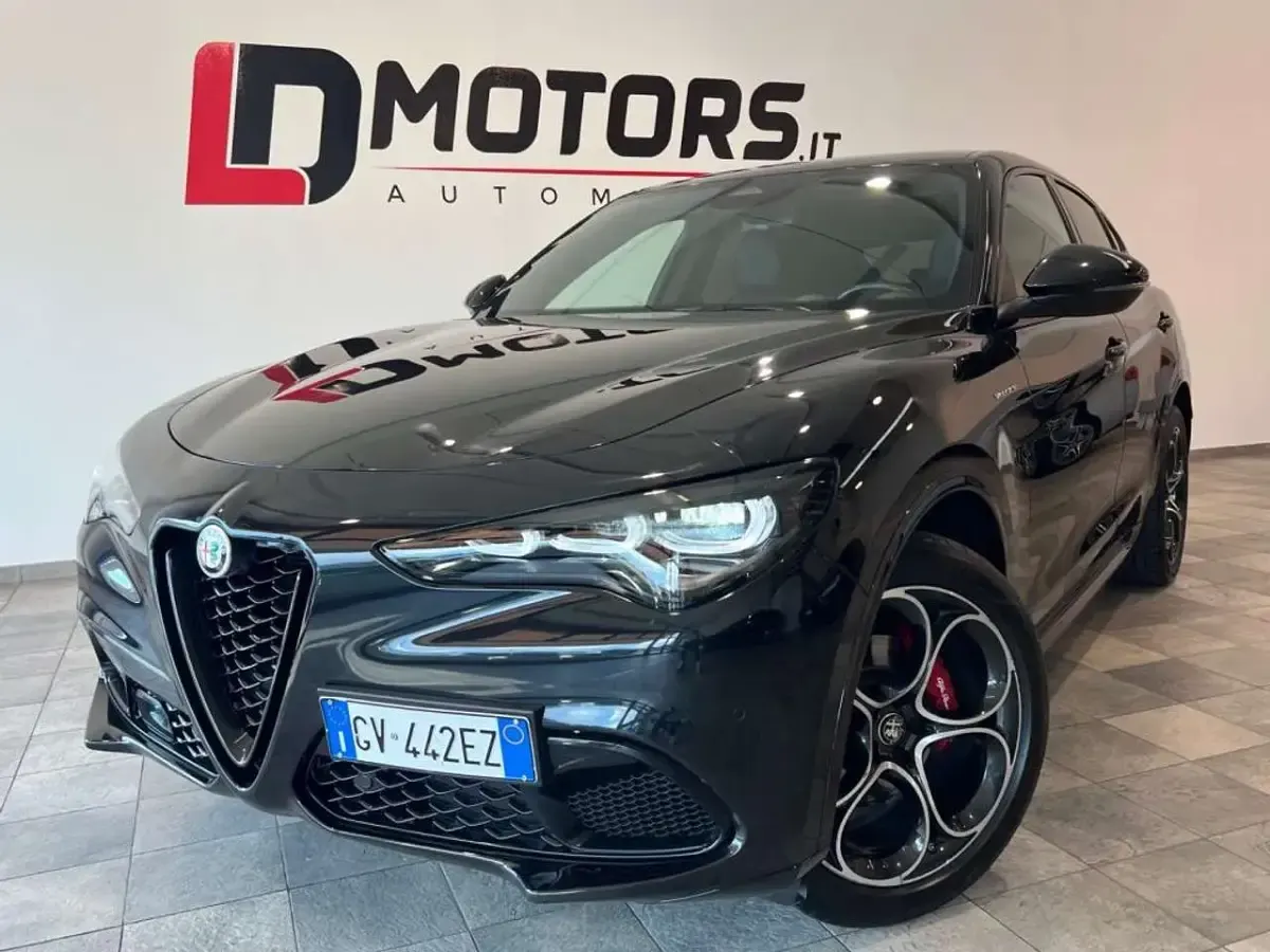 Usata Alfa Romeo Stelvio Veloce 209 CV (153 kW) 2024 Nero SUV