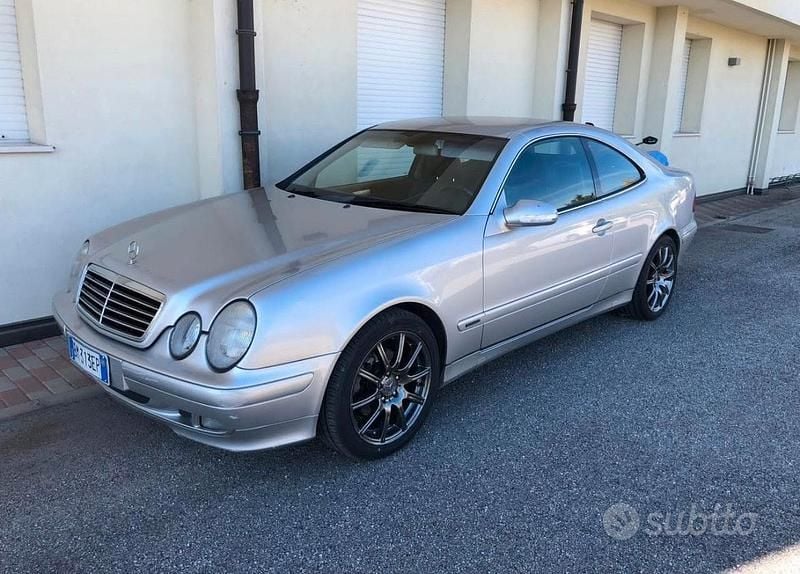 Usata Mercedes CLK200 163 CV (119 kW) 2000 Grigio