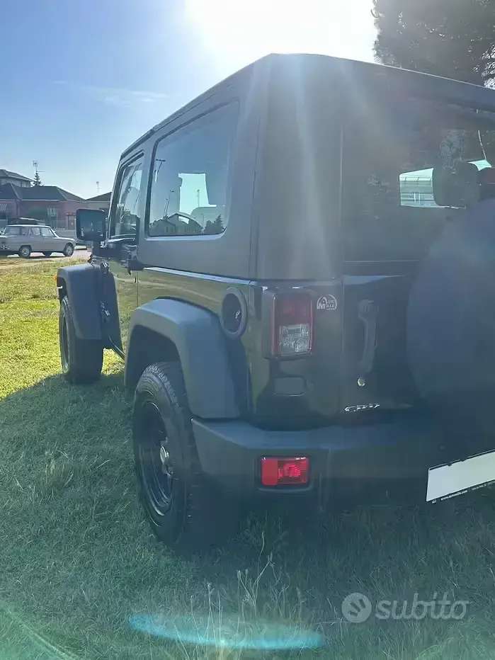 Usata Jeep Wrangler Sport 177 CV (130 kW) 2010 Nero SUV