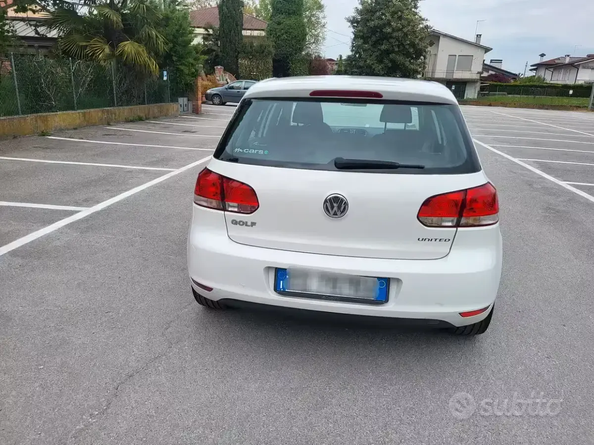 Usata VW Golf VI 80 CV (58 kW) 2011 Utilitaria