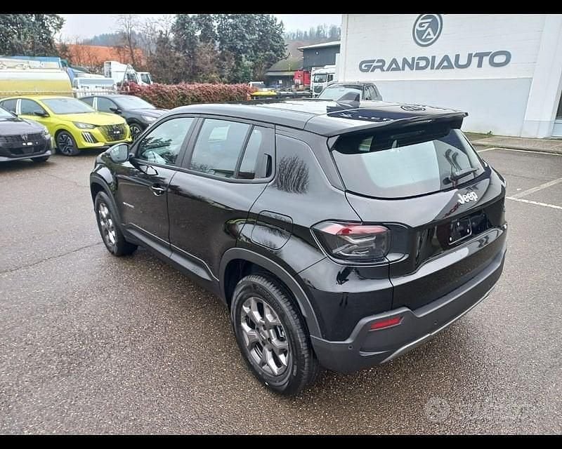 Nuova Jeep Avenger Longitude 100 CV (73 kW) 2025 Nero SUV