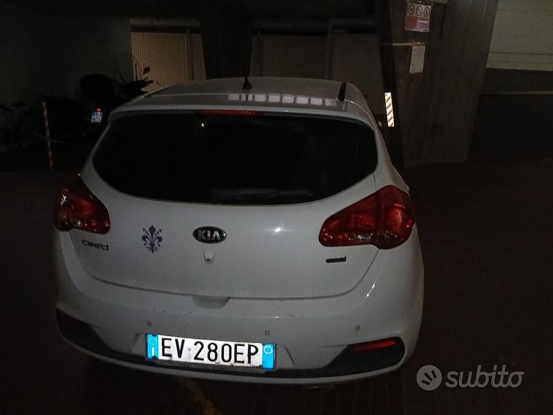 Begagnad Kia Ceed 110 HK (80 kW) 2014 Halvkombi