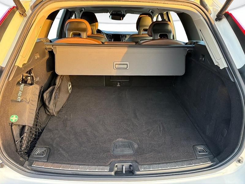 Usata Volvo XC60 Business Edition 190 CV (139 kW) 2017 Bianco SUV