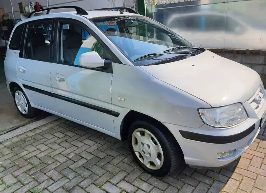 Usata Hyundai Matrix Comfort 103 CV (75 kW) 2004 Blu/azzurro Monovolume