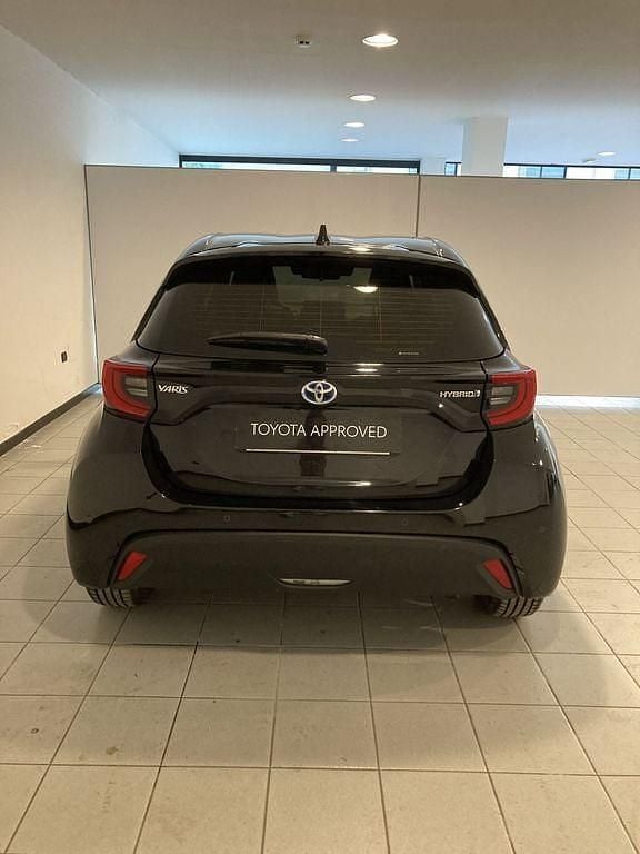 Usata Toyota Yaris Hybrid Trend 115 CV (84 kW) 2021 Nero Utilitaria