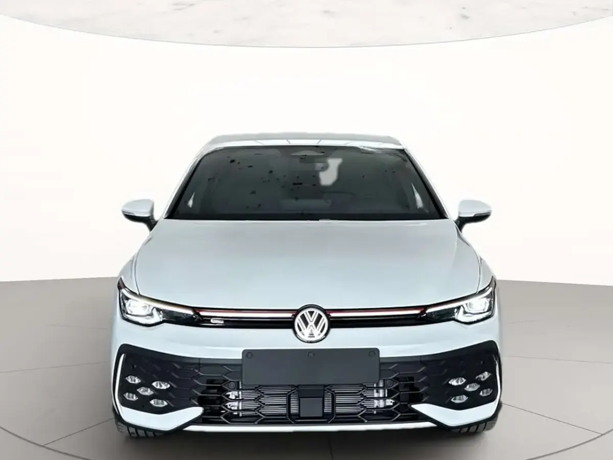 Nuova VW Golf VIII GTI 265 CV (194 kW) 2026 Pure white Berlina
