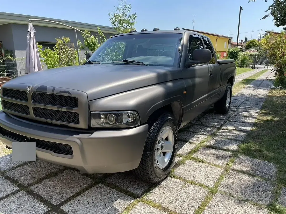 Usata Dodge Ram 506 CV (372 kW) 2005 Marrone Pick-up