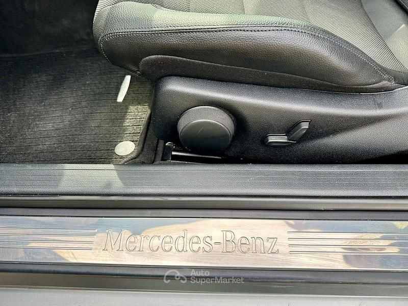 Usata Mercedes E220 170 CV (125 kW) 2012 Argento Coupé