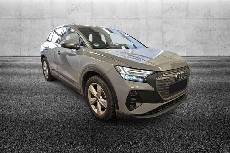 Usata Audi Q4 e-tron Comfort 69 kW (95 CV) 2023 Grigio metallizzato SUV