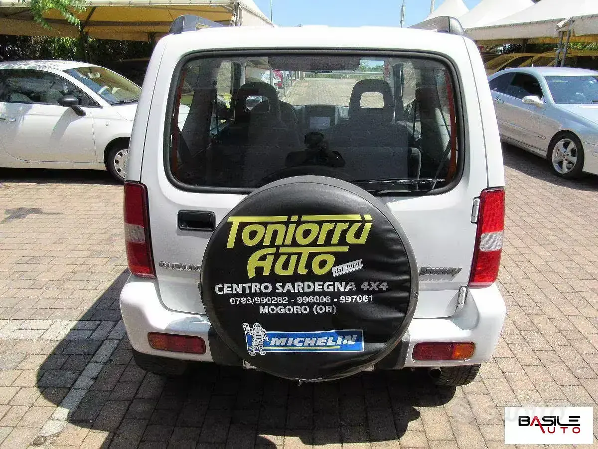 Usata Suzuki Jimny 65 CV (47 kW) 2005 Bianco SUV