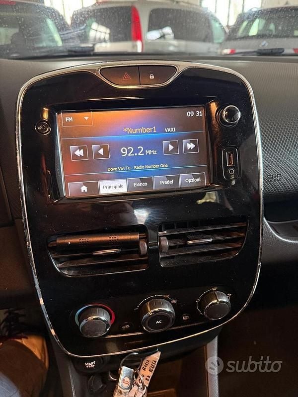 Usata Renault Clio IV 75 CV (55 kW) 2013 Rosso Berlina