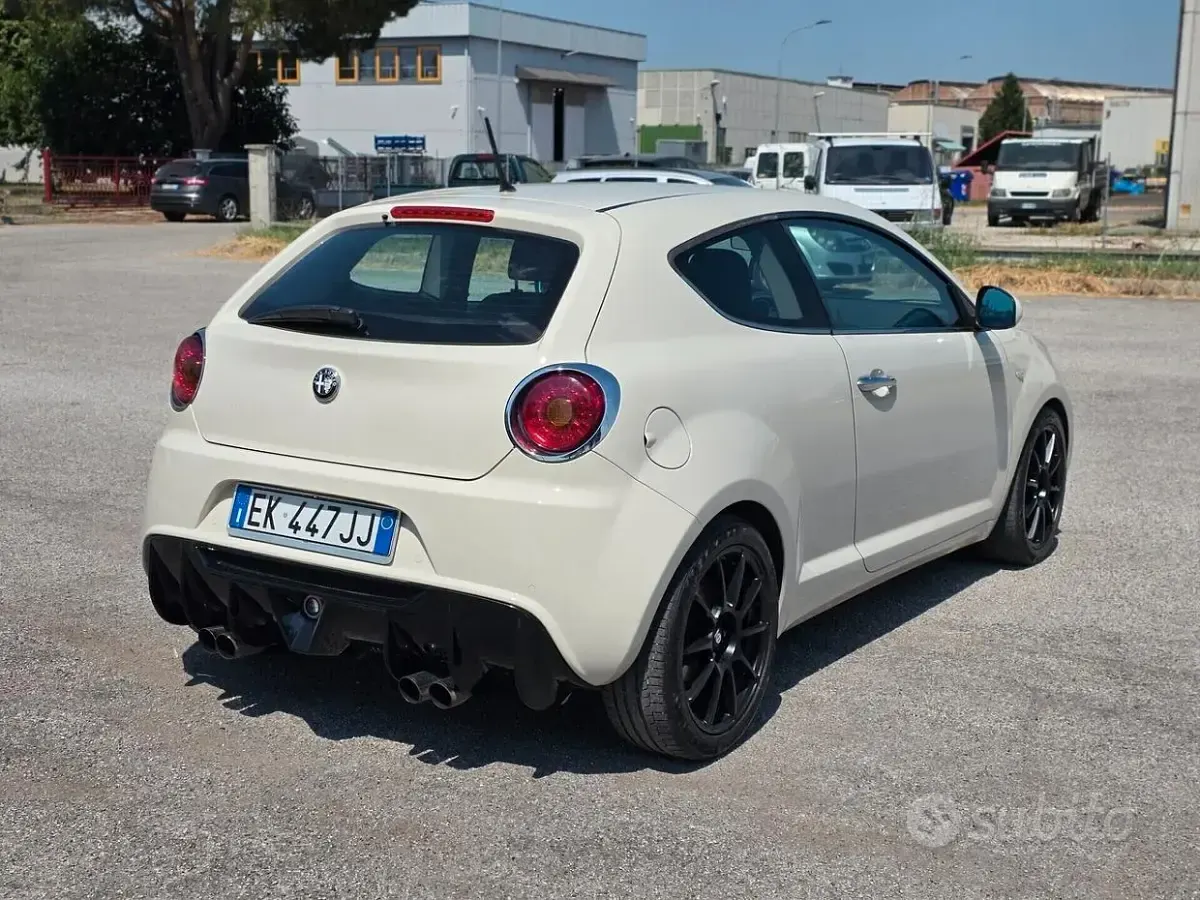 Usata Alfa Romeo MiTo 77 CV (56 kW) 2011 Bianco Utilitaria
