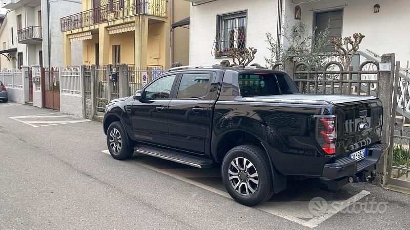 Usata Ford Ranger 213 CV (156 kW) 2023 Nero Pick-up