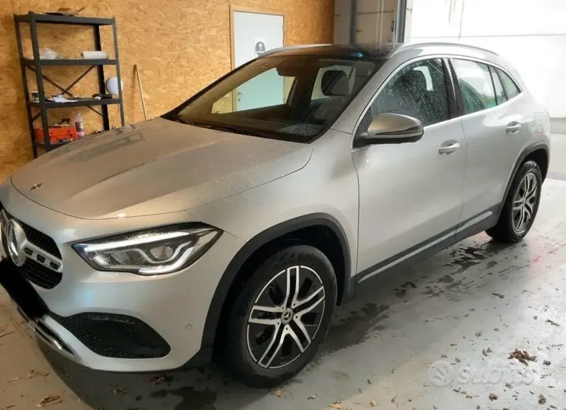 Usata Mercedes GLA200 Progressive 150 CV (110 kW) 2020 Grigio SUV