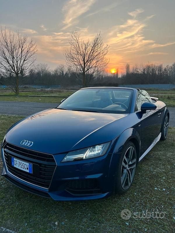 Usata Audi TT Roadster 180 CV (132 kW) 2015 Blu Cabrio
