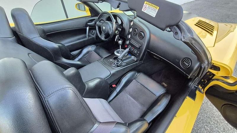Usata Dodge Viper 500 CV (367 kW) 2005 Giallo Cabrio