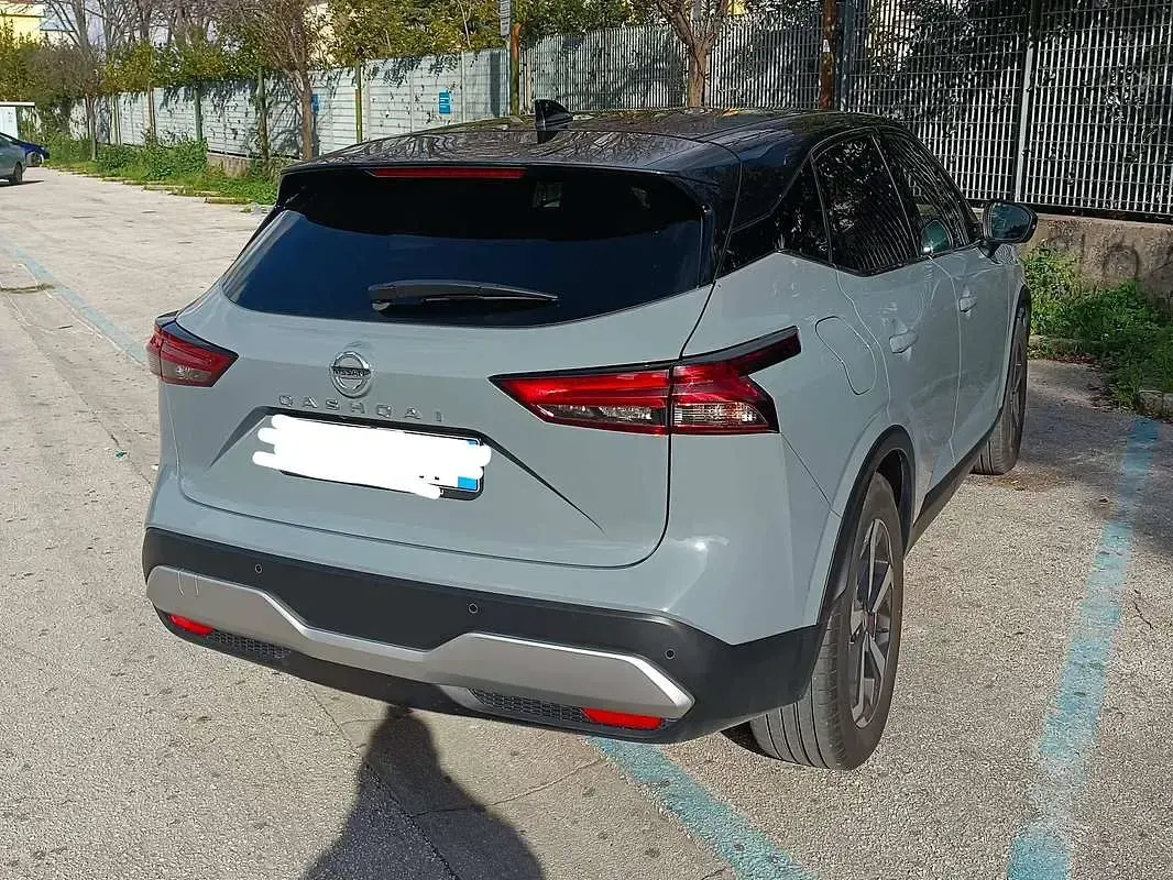 Usata Nissan Qashqai N-Connecta 140 CV (102 kW) 2022 Grigio SUV
