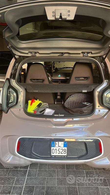 Usata XEV Yoyo 7 kW (10 CV) 2024 Marrone Utilitaria