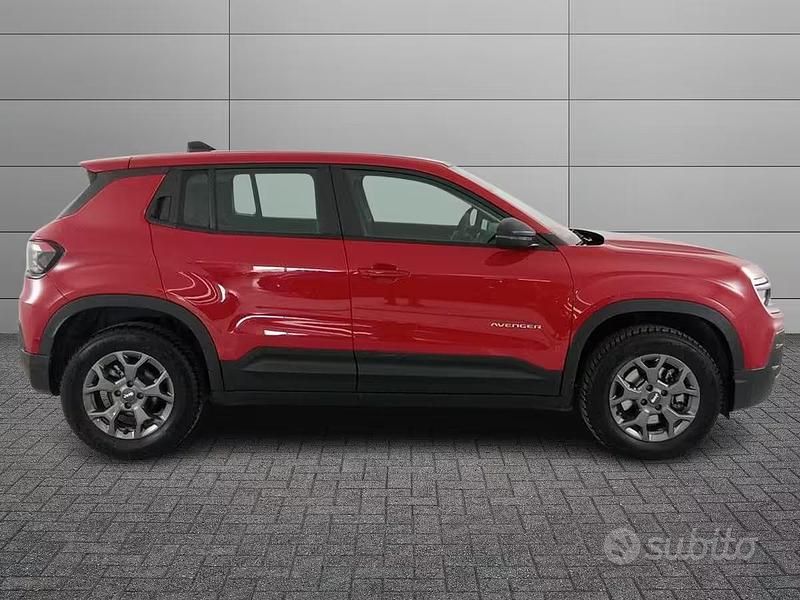 Usata Jeep Avenger Longitude 101 CV (74 kW) 2024 Rosso SUV