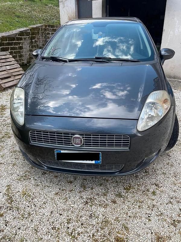 Usata Fiat Grande Punto Active 110 CV (80 kW) 2009 Grigio Utilitaria