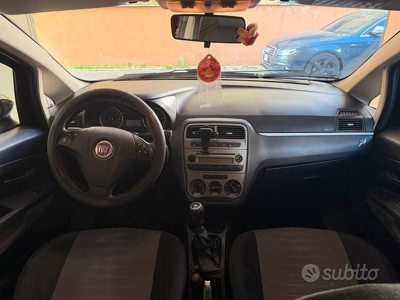 Usata Fiat Grande Punto Dynamic 78 CV (57 kW) 2009 Nero Utilitaria