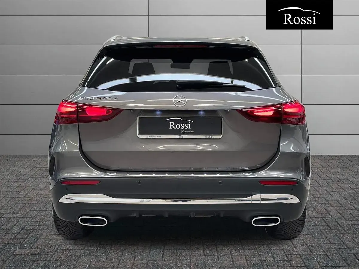 Usata Mercedes GLA200 Advanced Plus 150 CV (110 kW) 2024 Grigio medio metallizzato SUV
