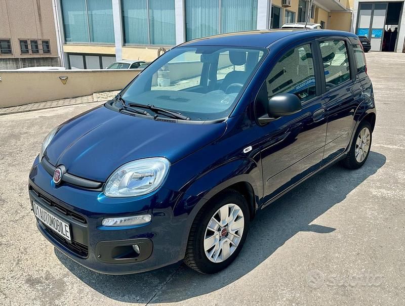 Usata Fiat Panda Pop 69 CV (50 kW) 2017 Blu Berlina