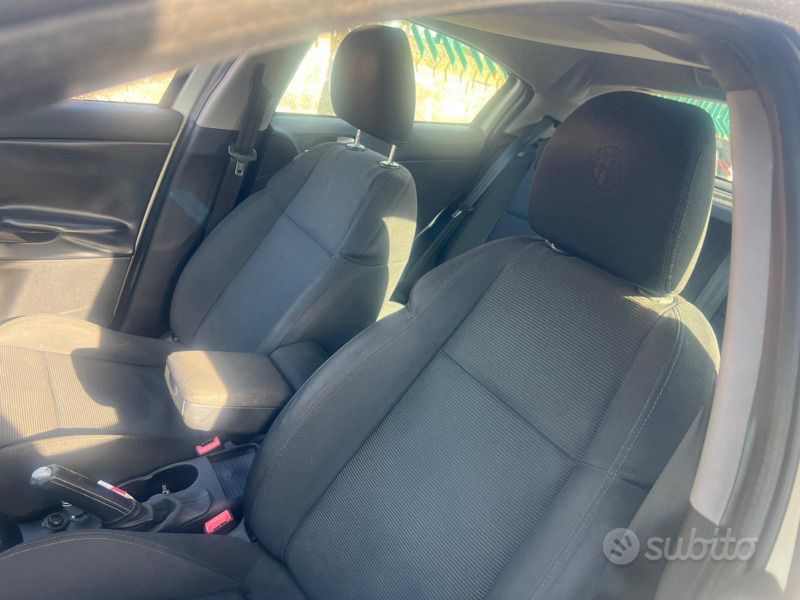 Usata Alfa Romeo Giulietta 82 CV (60 kW) 2011 Bianco Utilitaria