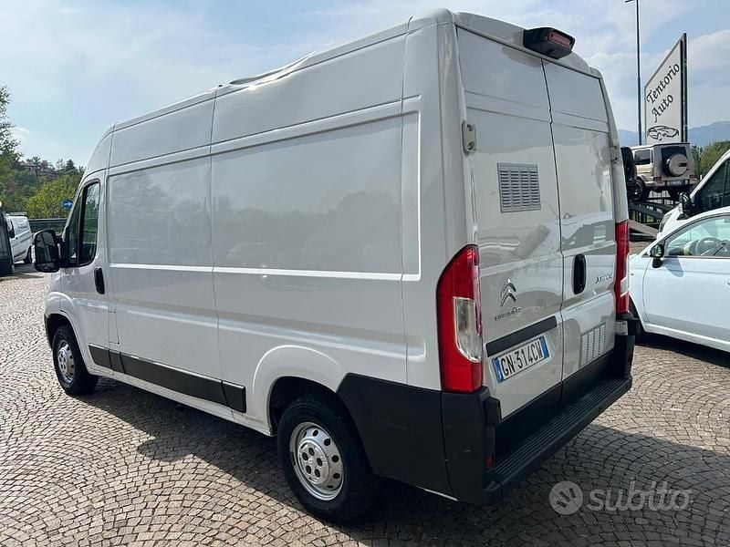 Usata Citroën Jumper 140 CV (102 kW) 2023 Bianco pastello Monovolume