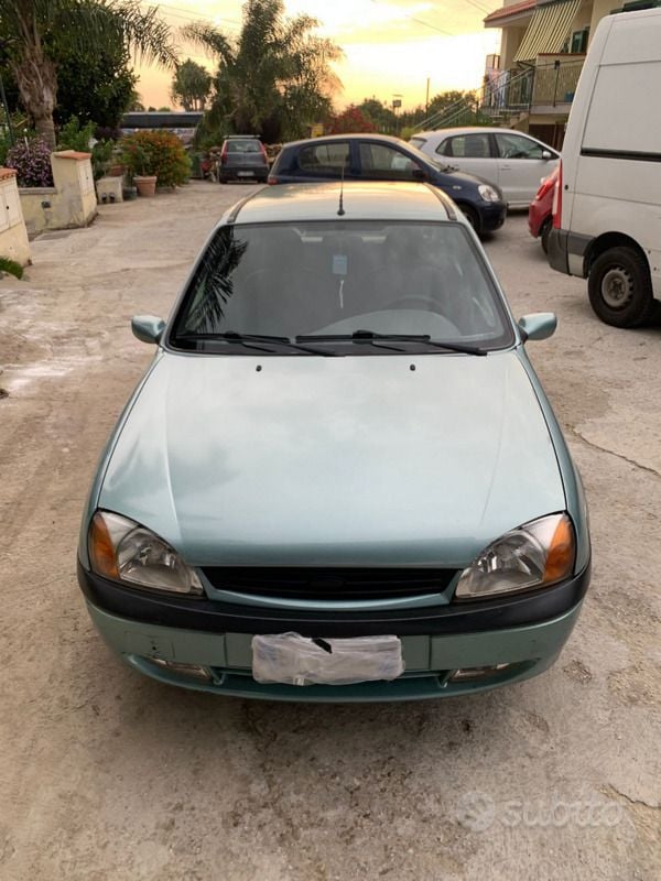 Usata Ford Fiesta 2000 Verde Utilitaria