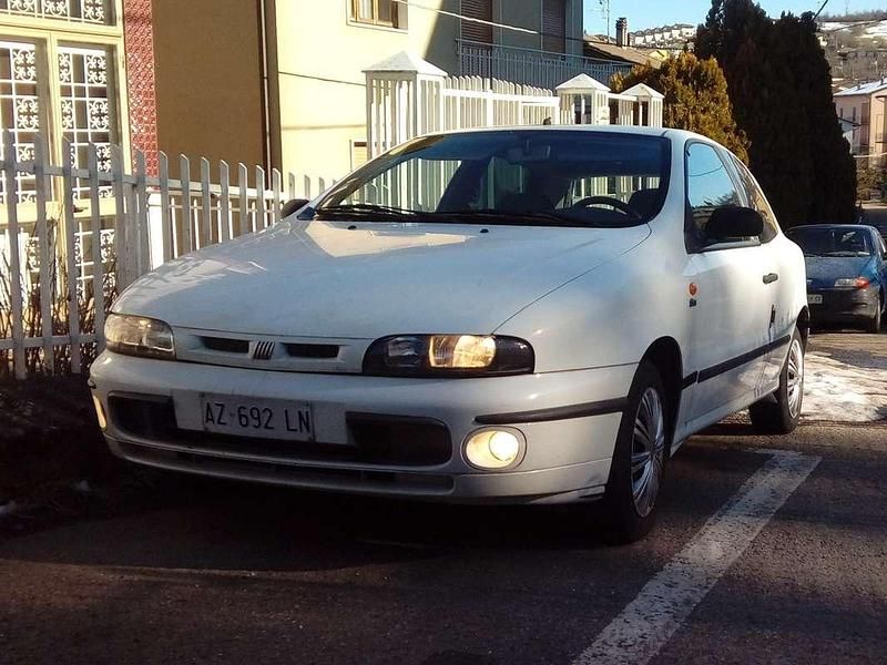 Bianco Usata 1998 Fiat Bravo Due volumi | 1500 € (Buon prezzo) - Immagine 1/4