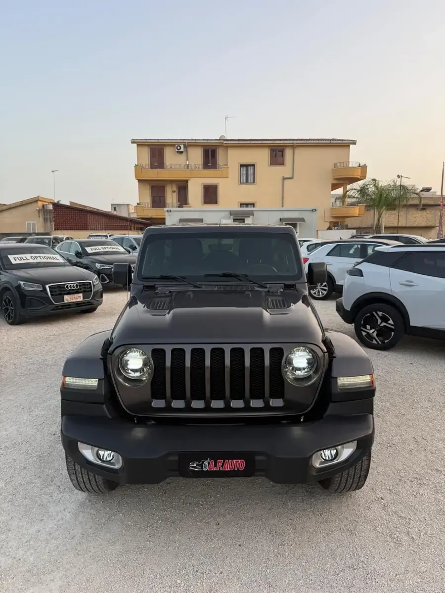 Usata Jeep Wrangler Unlimited Sahara 200 CV (147 kW) 2018 Grigio SUV