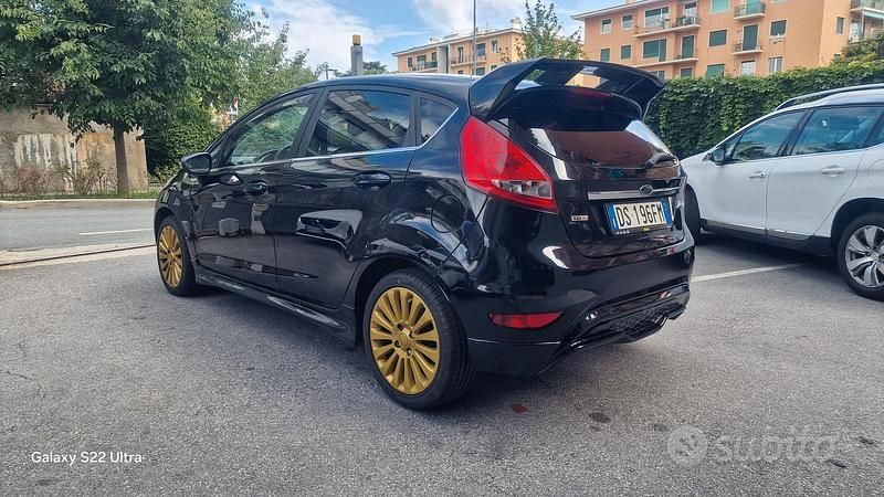 Usata Ford Fiesta Titanium 68 CV (50 kW) 2008 Utilitaria