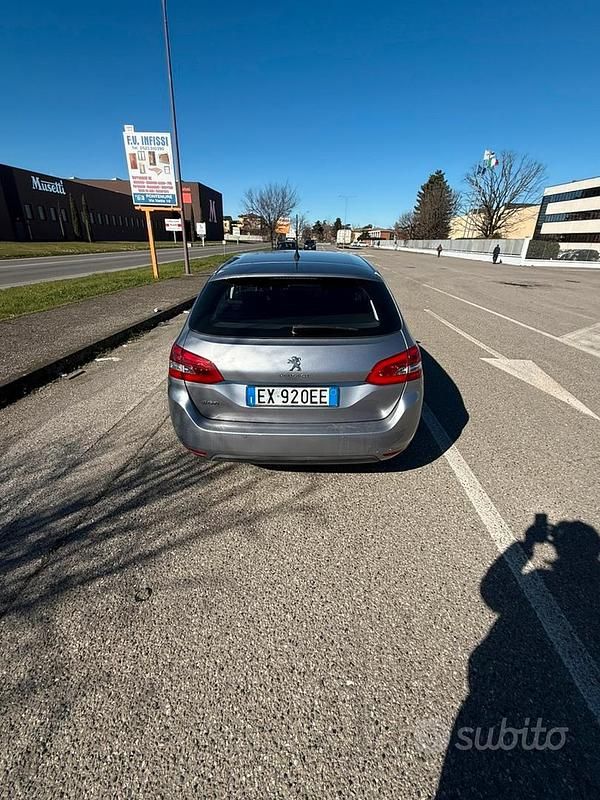 Usata Peugeot 308 SW Business-Line 92 CV (67 kW) 2014 Grigio Station wagon