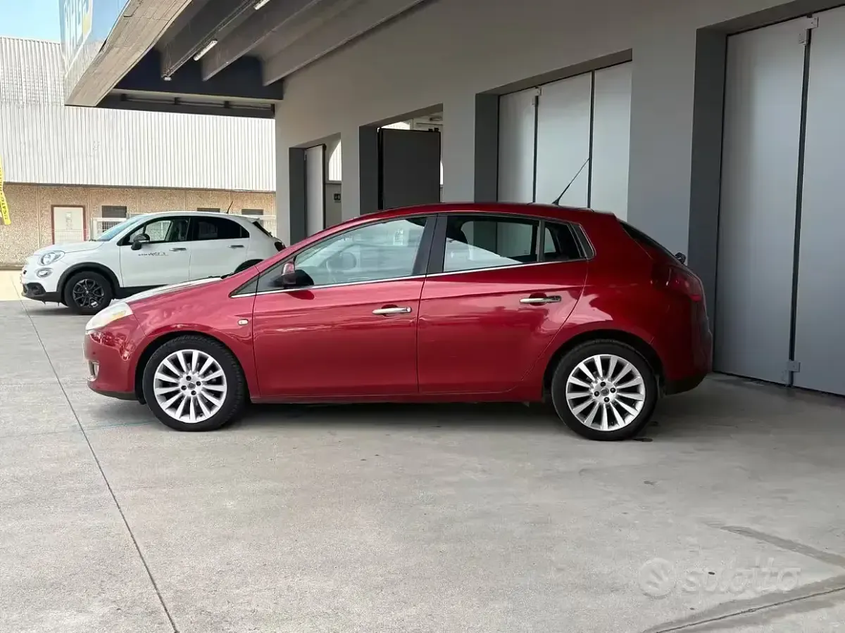 Usata Fiat Bravo Emotion 120 CV (88 kW) 2008 Rosso Utilitaria