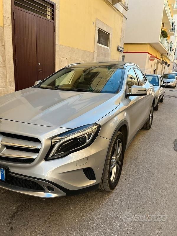 Usata Mercedes GLA220 177 CV (130 kW) 2016 Grigio SUV
