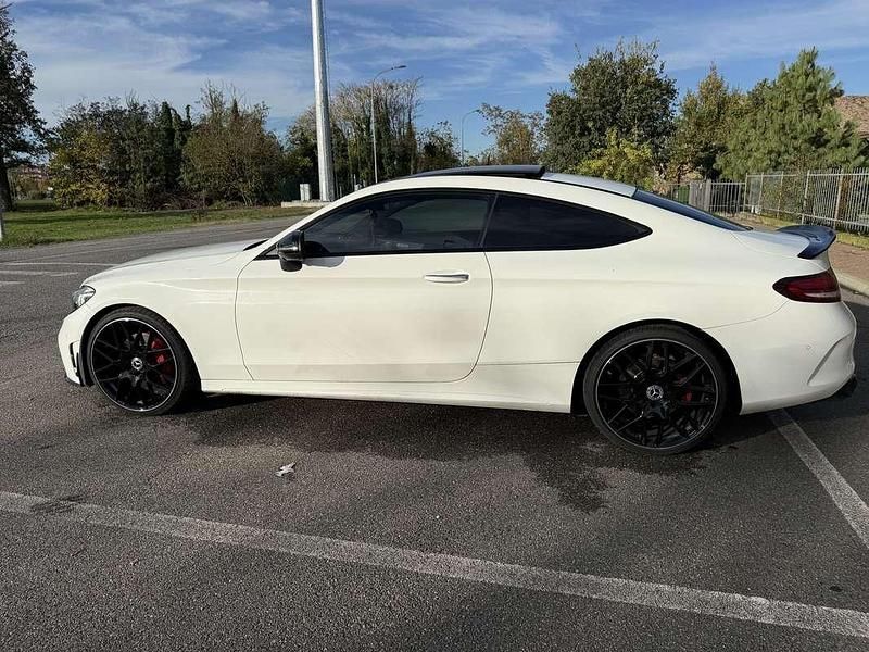 Usata Mercedes C300 AMG 245 CV (180 kW) 2018 Bianco Coupé