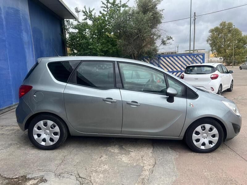 Usata Opel Meriva 120 CV (88 kW) 2013 Grigio Monovolume
