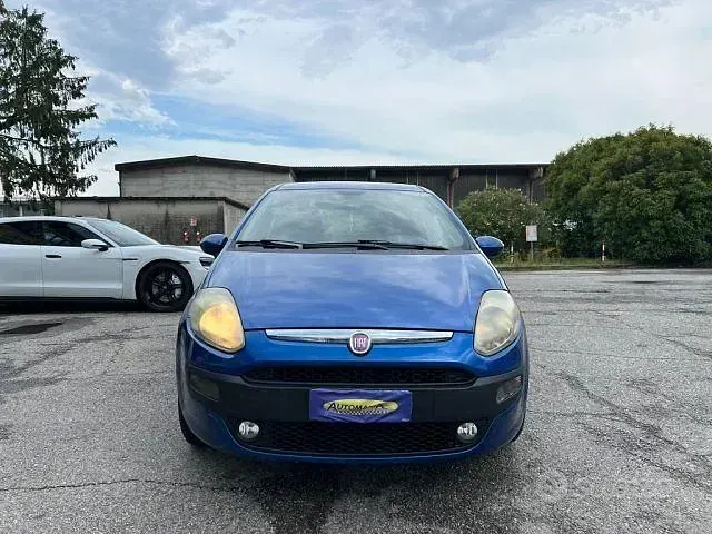 Usata Fiat Punto Evo Dynamic 69 CV (50 kW) 2011 Bluazzurro Utilitaria