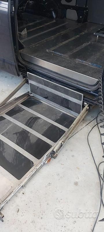 Usata VW Caravelle 2010 Blu Monovolume