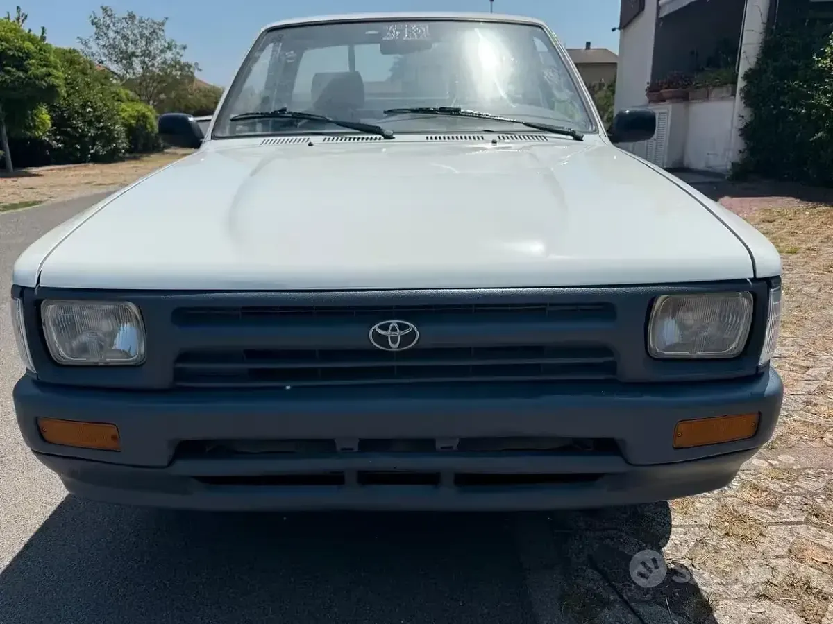 Usata Toyota HiLux 83 CV (61 kW) 1993 Pick-up