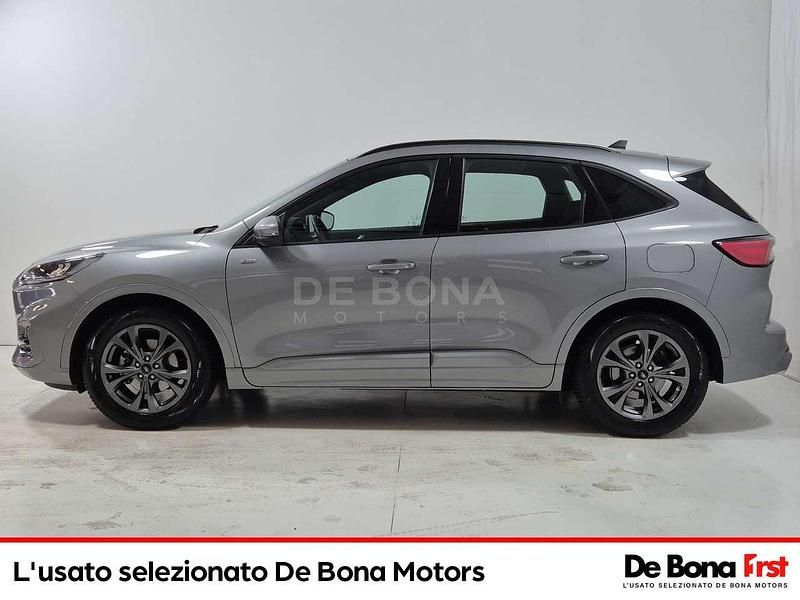 Usata Ford Kuga ST-Line 120 CV (88 kW) 2022 Solar silver SUV