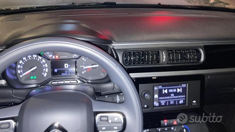 Usata Citroën C3 102 CV (75 kW) 2024 Grigio Utilitaria