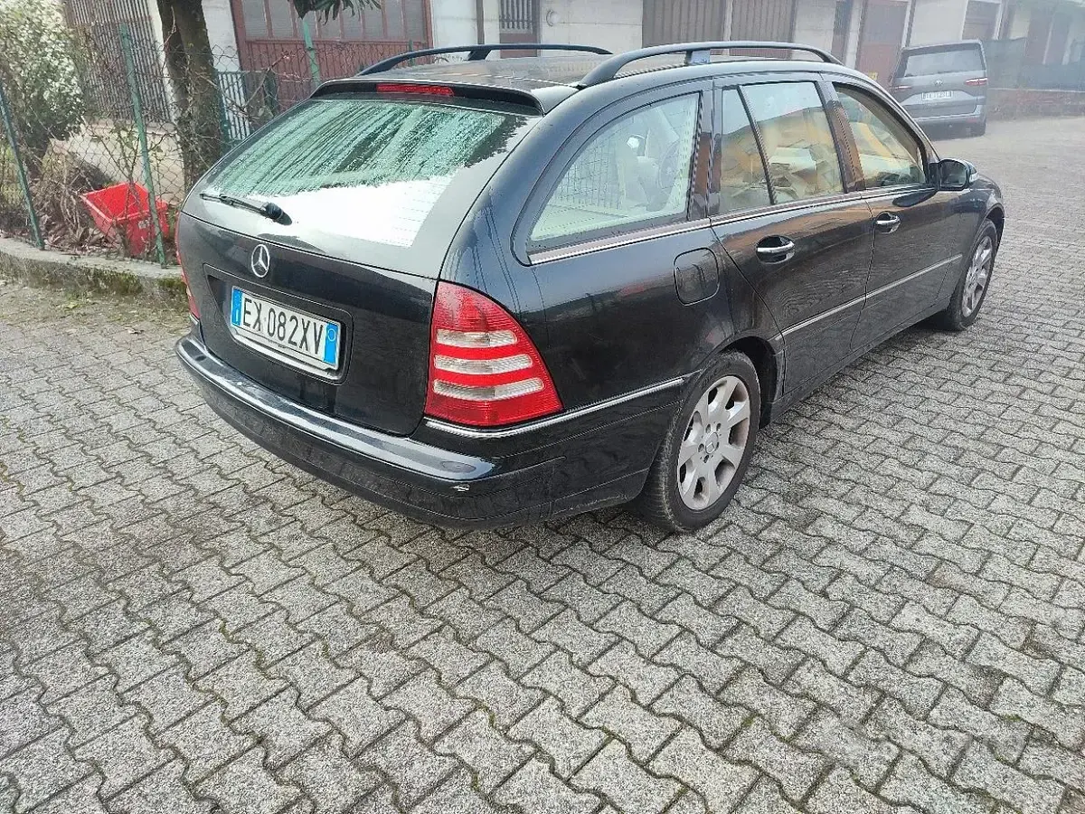 Usata Mercedes C220 150 CV (110 kW) 2006 Station wagon