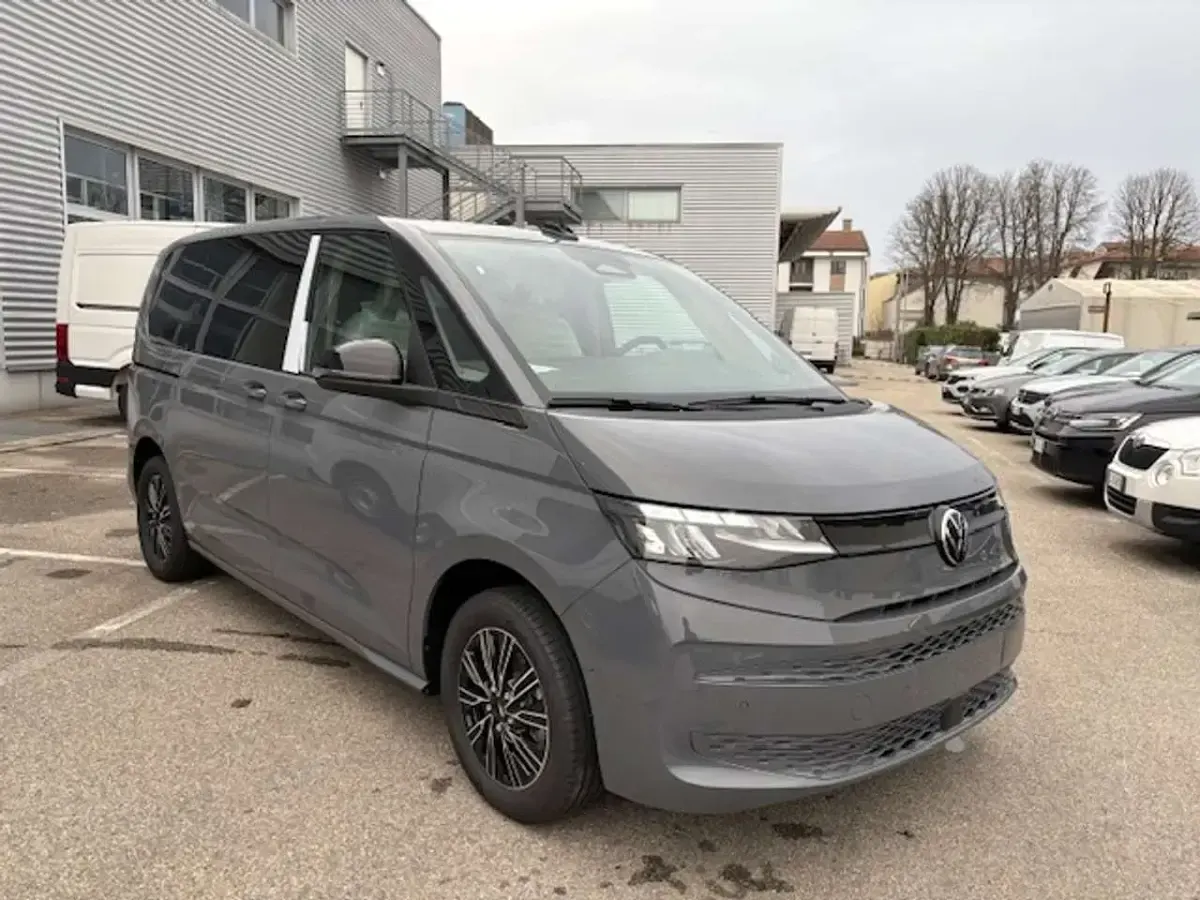 Nuova VW Multivan 150 CV (110 kW) 2026 Pure grey Monovolume