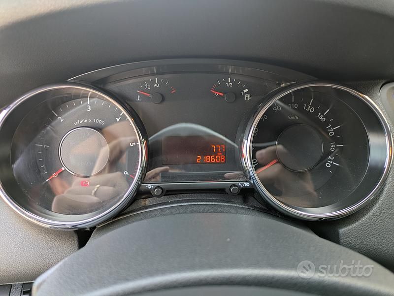 Usata Peugeot 5008 115 CV (84 kW) 2013 Grigio Monovolume