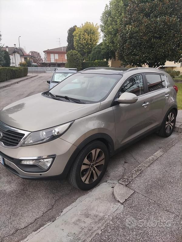 Usata Kia Sportage Plus 116 CV (85 kW) 2012 Marrone SUV