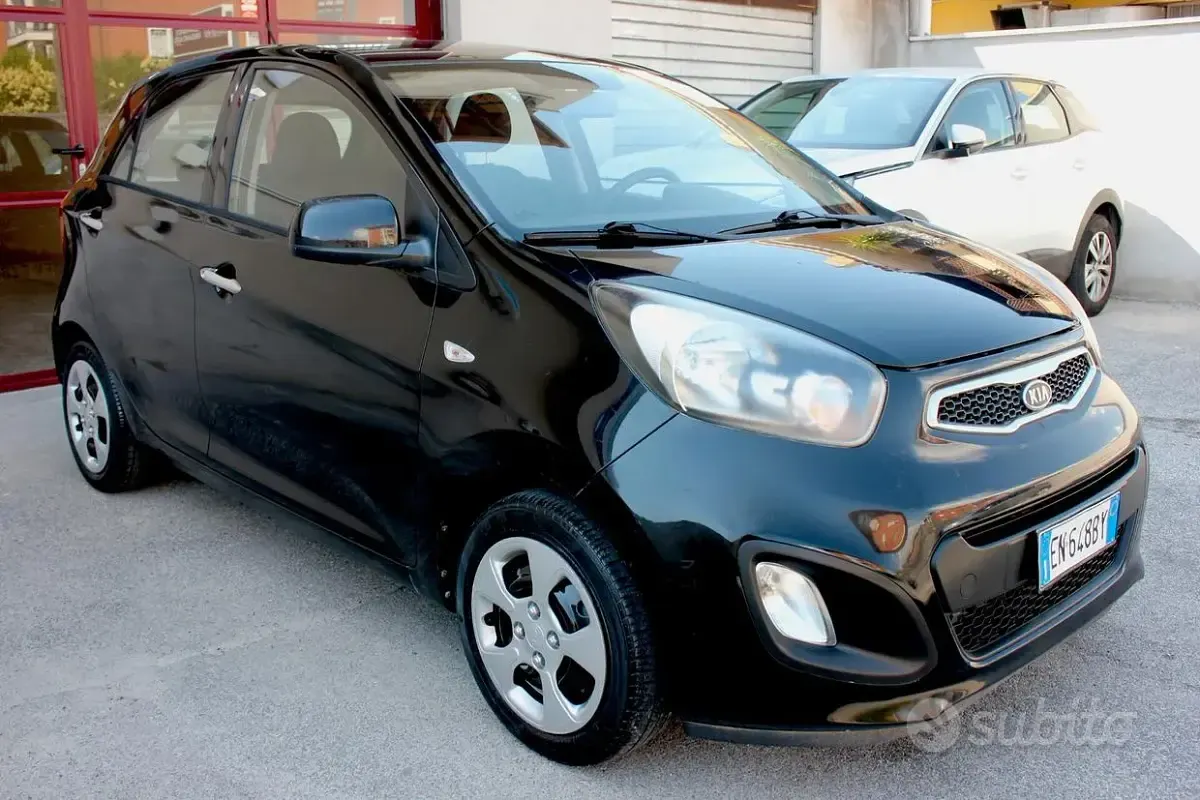 Usata Kia Picanto 69 CV (50 kW) 2012 Nero Utilitaria