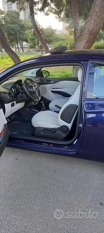 Usata Opel Adam 70 CV (51 kW) 2013 Utilitaria